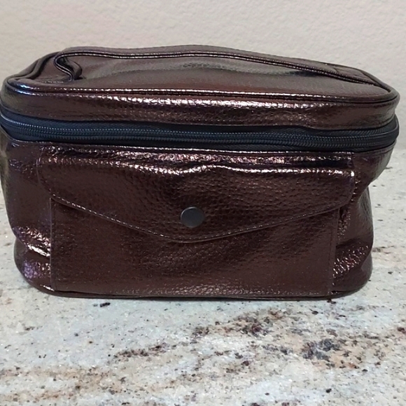 NEW-🤎 Bare Escentuals Makeup/Cosmetics Bag.  Color-Bronze Matalic - Picture 2 of 11